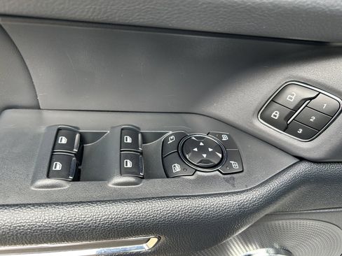 Used 2024 Ford Expedition Max XLT image 11