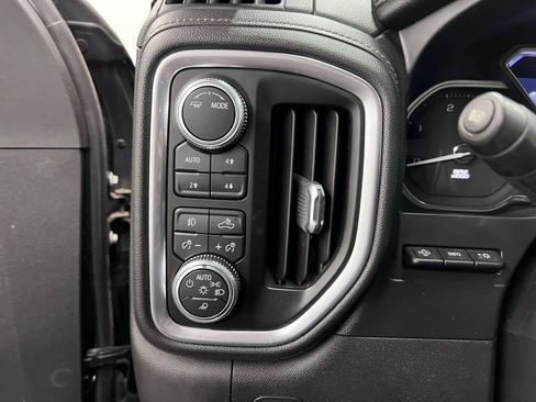 Used 2021 GMC Sierra 2500 Denali w/ Denali Black Diamond Edition AWD/4WD image 29