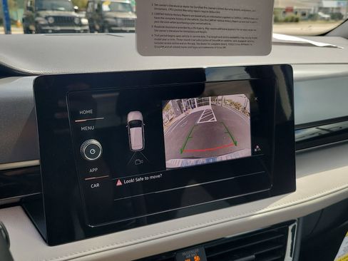 Certified 2025 Volkswagen Taos S image 22