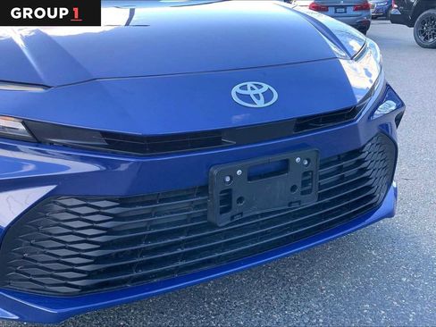 Used 2025 Toyota Camry LE w/ Convenience Package image 30