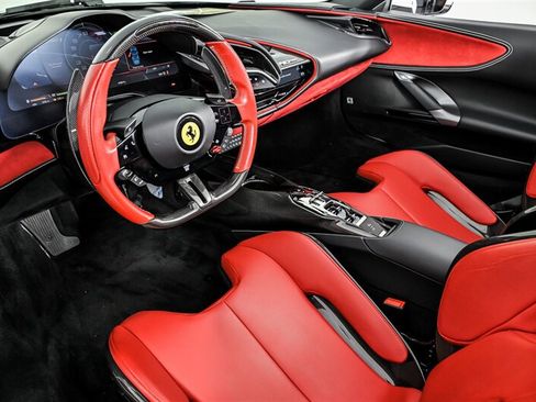 Used 2023 Ferrari SF90 Spider AWD/4WD image 21
