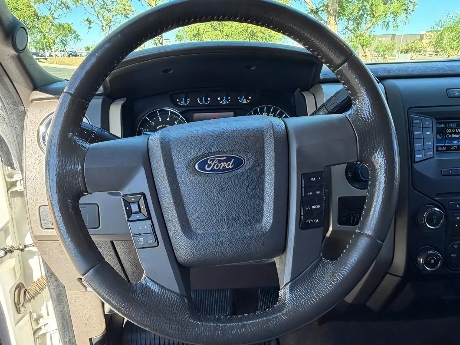 Used 2014 Ford F150 XLT w/ Equipment Group 302A Luxury AWD/4WD image 19