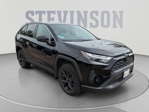 Used 2023 Toyota RAV4 LE FWD image 7