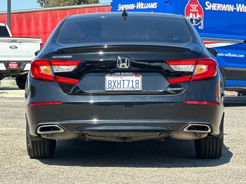 Used 2018 Honda Accord Sport image 5