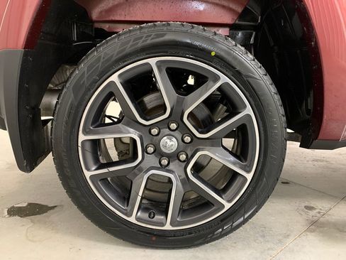 Used 2019 RAM 1500 Laramie image 27