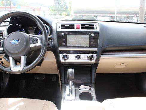 Used 2016 Subaru Outback 2.5i Limited AWD/4WD image 11