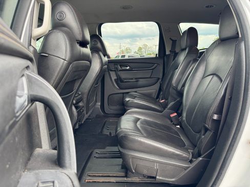Used 2017 Chevrolet Traverse LT AWD/4WD image 16