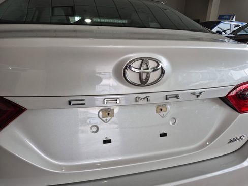 Used 2022 Toyota Camry XLE FWD image 32