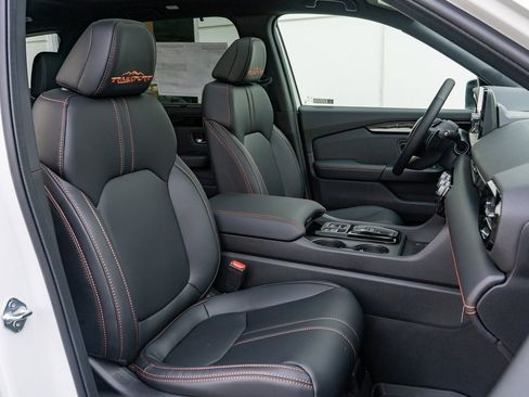 New 2025 Honda Pilot TrailSport image 18