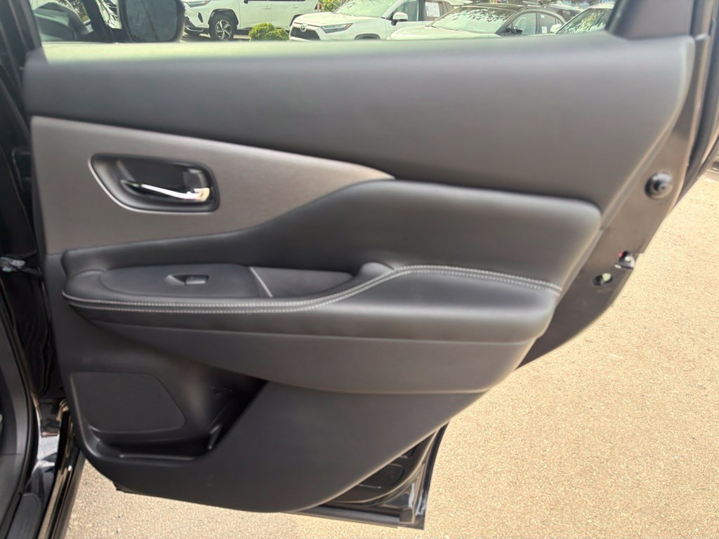 Used 2019 Nissan Murano SV w/ Premium Package AWD/4WD image 14