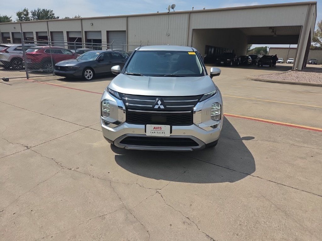 Used 2025 Mitsubishi Outlander SE AWD/4WD image 5