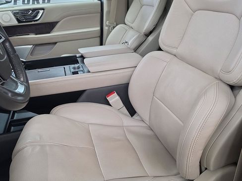 Used 2021 Lincoln Navigator Reserve AWD/4WD image 6