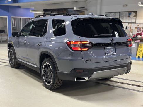 New 2026 Honda Pilot Touring image 6