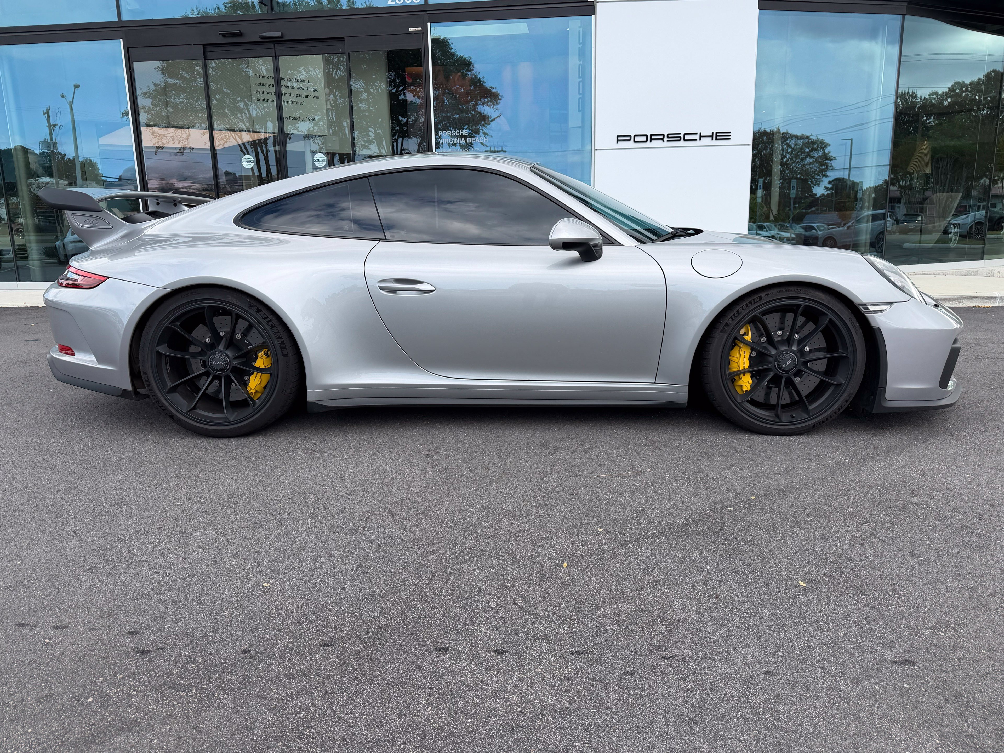 Used 2018 Porsche 911 GT3 RWD image 3