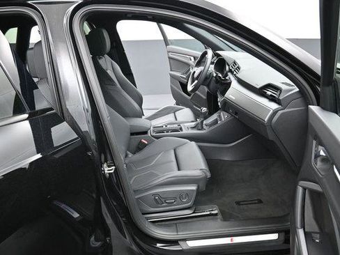 Certified 2025 Audi Q3 2.0T Premium w/ Convenience Package AWD/4WD image 36