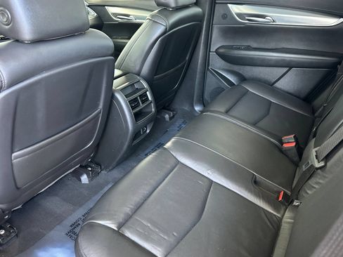 Used 2019 Cadillac XT5 Luxury w/ Sport Package FWD image 14