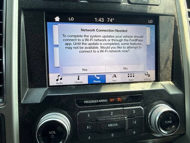 Used 2019 Ford F150 Lariat w/ Equipment Group 502A Luxury AWD/4WD image 31