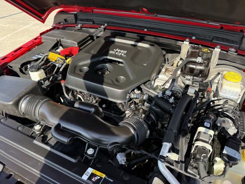 Used 2022 Jeep Wrangler Unlimited Sport S image 29