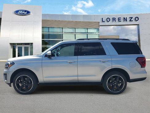 Used 2023 Ford Expedition Limited image 8