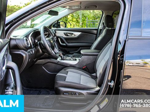 Used 2025 Chevrolet Blazer LT FWD image 17