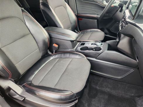 Used 2023 Ford Escape ST-Line w/ Tech Pack #1 AWD/4WD image 12