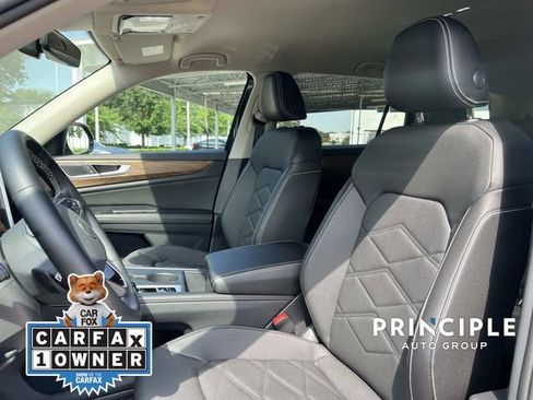 Used 2025 Volkswagen Atlas SE FWD image 15