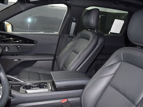 New 2025 Lincoln Nautilus Premier w/ Equipment Group 102A image 14