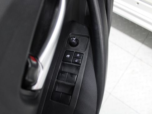 Used 2021 Toyota Corolla LE FWD image 38