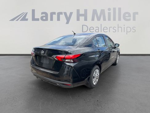 Certified 2020 Nissan Versa S FWD image 4