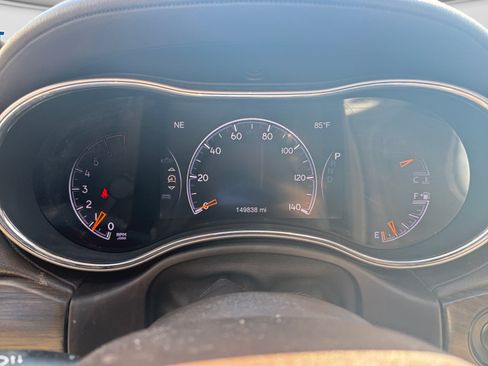 Used 2017 Jeep Grand Cherokee Overland AWD/4WD image 14