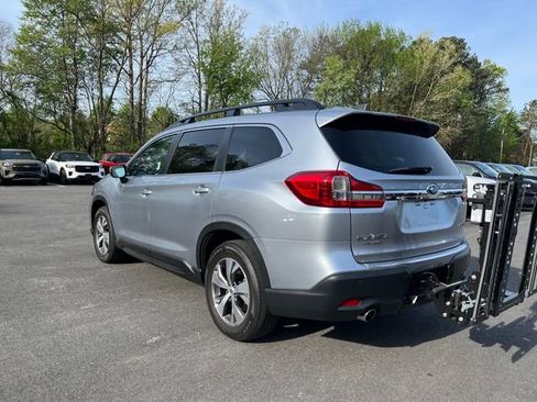 Used 2022 Subaru Ascent Premium w/ Convenience Package image 3