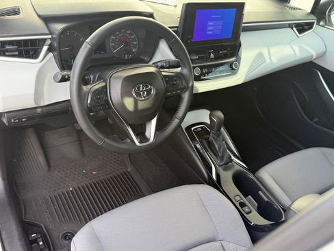 Certified 2025 Toyota Corolla SE image 4