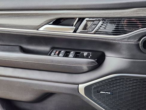 Used 2023 Jeep Wagoneer Series II image 6