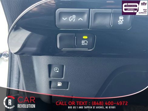 Used 2020 Toyota Prius Prime LE FWD image 24