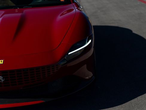 Used 2022 Ferrari Roma RWD image 27