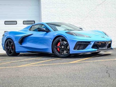 Used 2023 Chevrolet Corvette Stingray Premium Conv w/ Z51 Performance Package RWD image 2