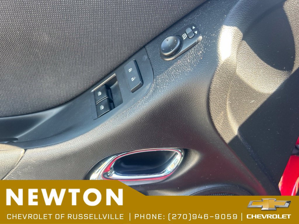 Used 2015 Chevrolet Camaro LT RWD image 9