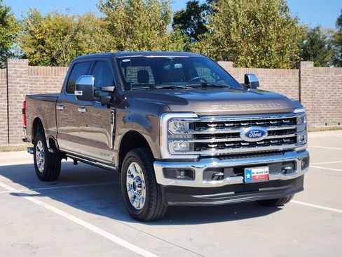 Used 2023 Ford F250 Lariat w/ Lariat Ultimate Package image 4