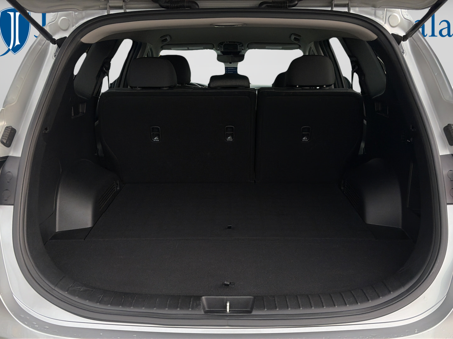 Certified 2023 Hyundai Santa Fe SE w/ Cargo Package FWD image 9