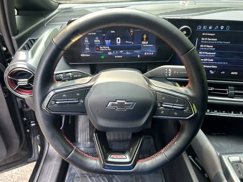 Used 2025 Chevrolet Equinox EV RS FWD image 22