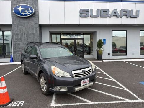 Used 2011 Subaru Outback 2.5i Limited AWD/4WD image 1