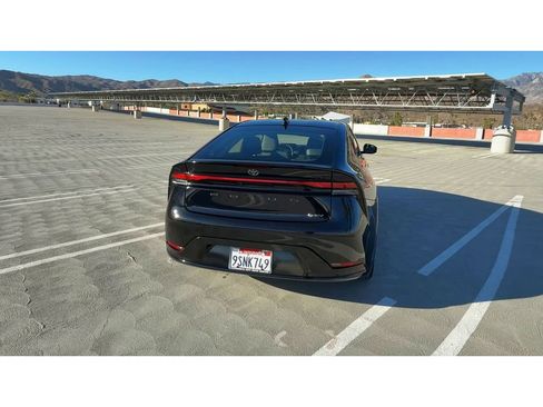 Used 2025 Toyota Prius XLE image 7