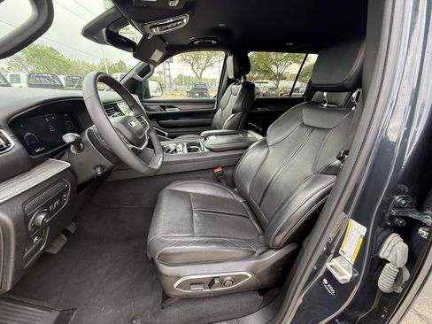 Used 2024 Jeep Wagoneer Series II image 27