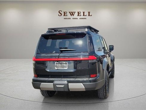 Used 2025 Lexus GX 550 AWD/4WD image 5