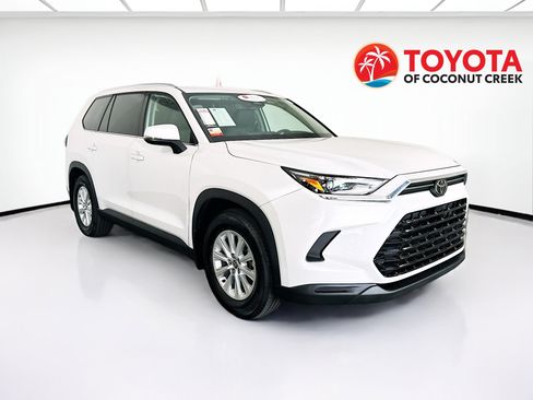 Certified 2025 Toyota Grand Highlander FWD image 1