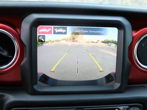 Used 2021 Jeep Gladiator Rubicon AWD/4WD image 14