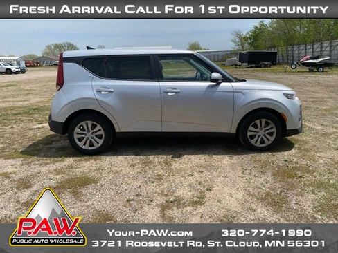 Used 2020 Kia Soul LX FWD image 1