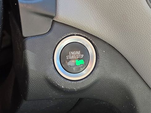 Used 2019 Chevrolet Equinox LS w/ LS Convenience Package image 31