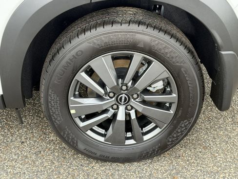 New 2026 Nissan Pathfinder SV w/ SV Premium Package FWD image 28