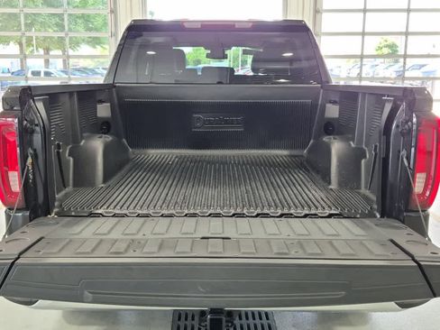 Used 2025 GMC Sierra 1500 SLT AWD/4WD image 20